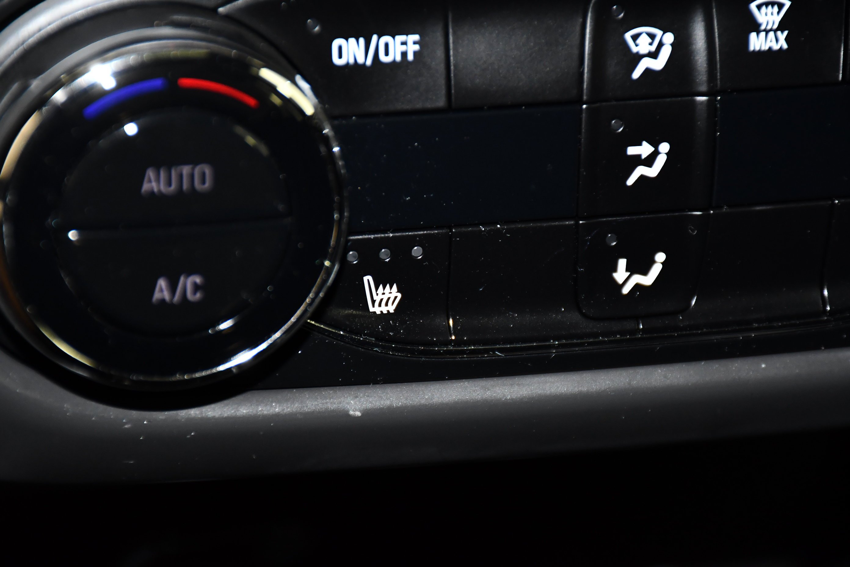 Used 2023 Mosaic Black Metallic Chevrolet RS image 31