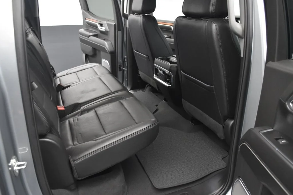 Used 2024 Silver GMC Denali image 26