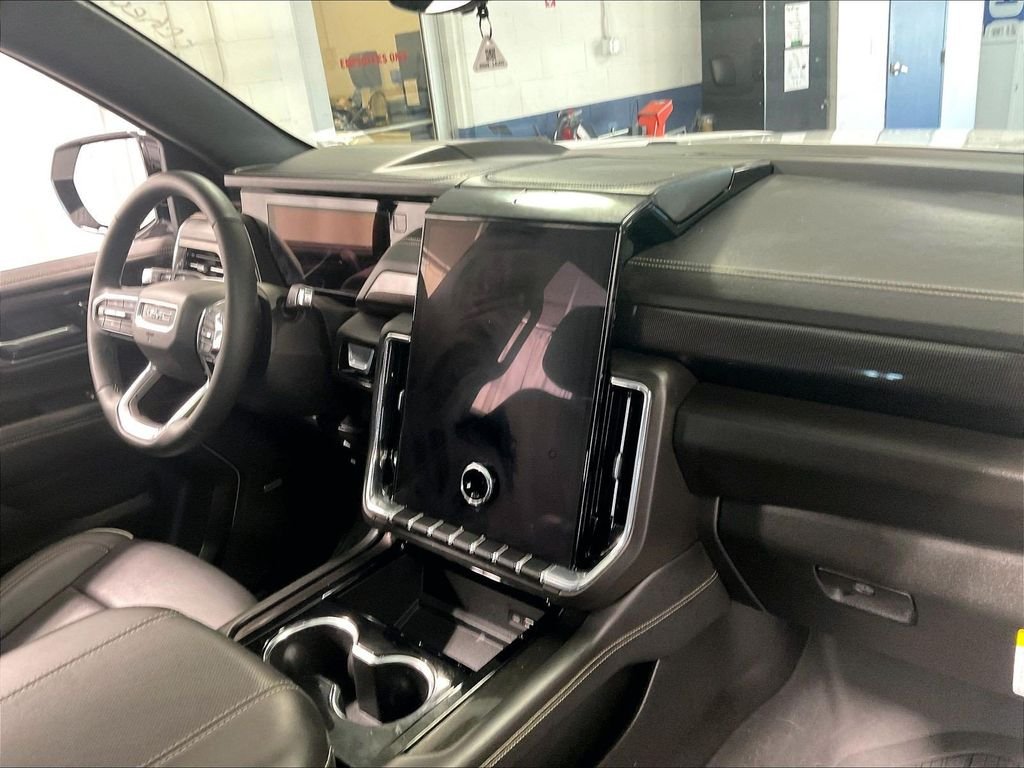 Used 2025 White GMC Elevation image 14