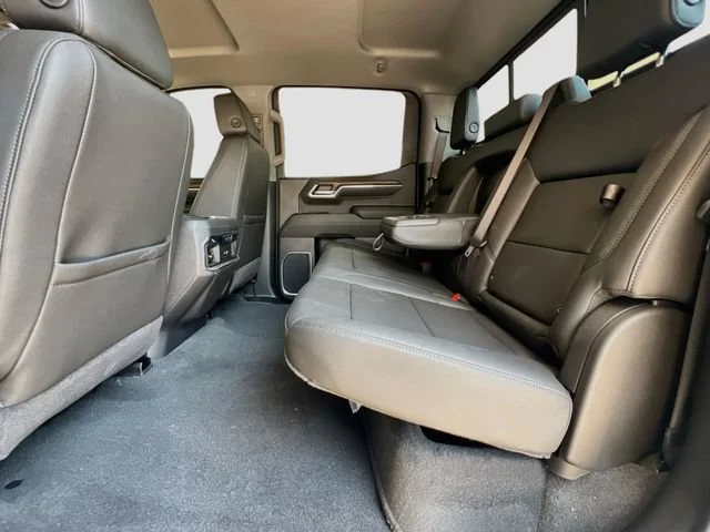 2026 GMC Sierra 1500 SLT - Photo 17