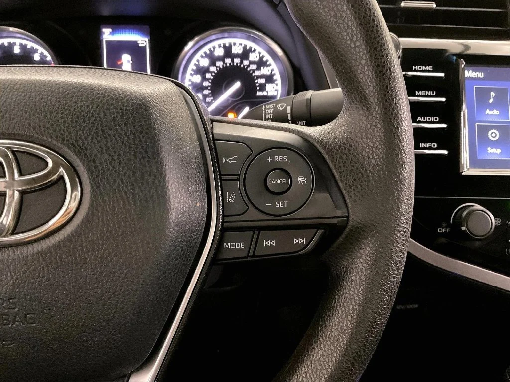 Certified Used 2018 White Toyota LE image 23