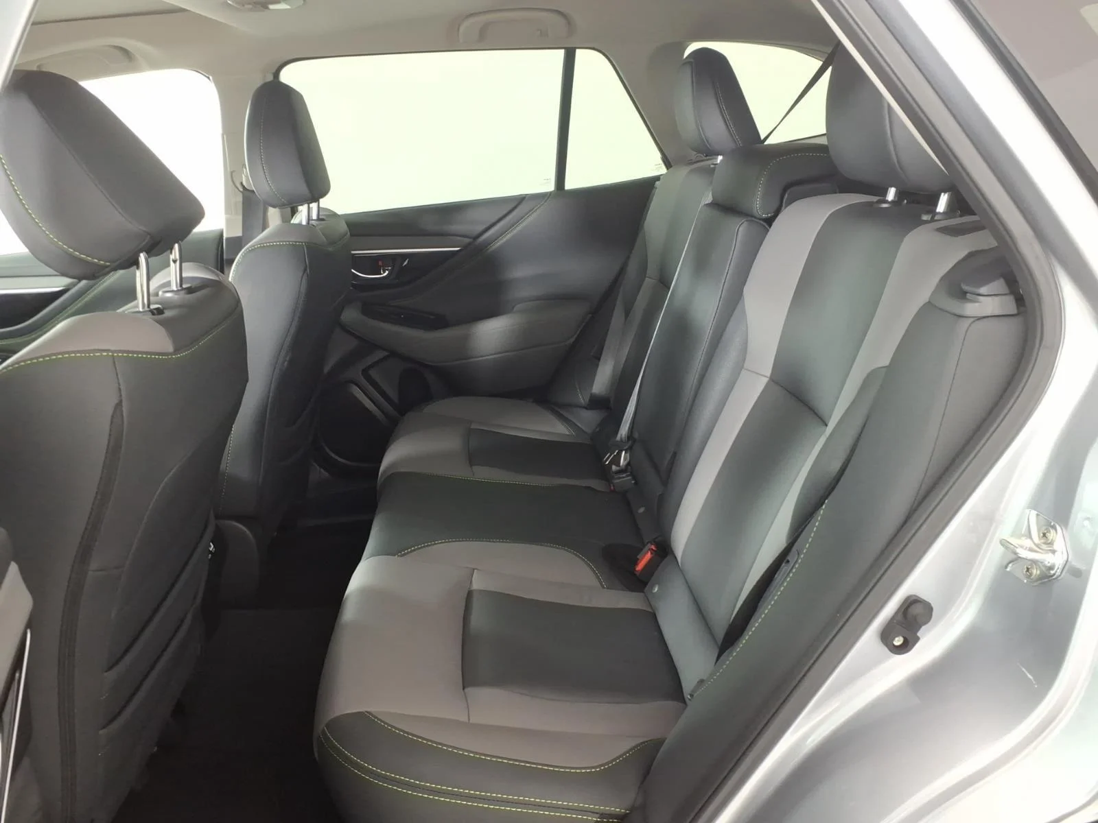 Certified Used 2025 Ice Silver Metallic Subaru Onyx Edition image 28