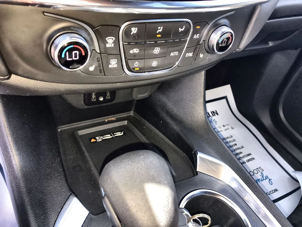 Used 2023 Blue Chevrolet LT image 18