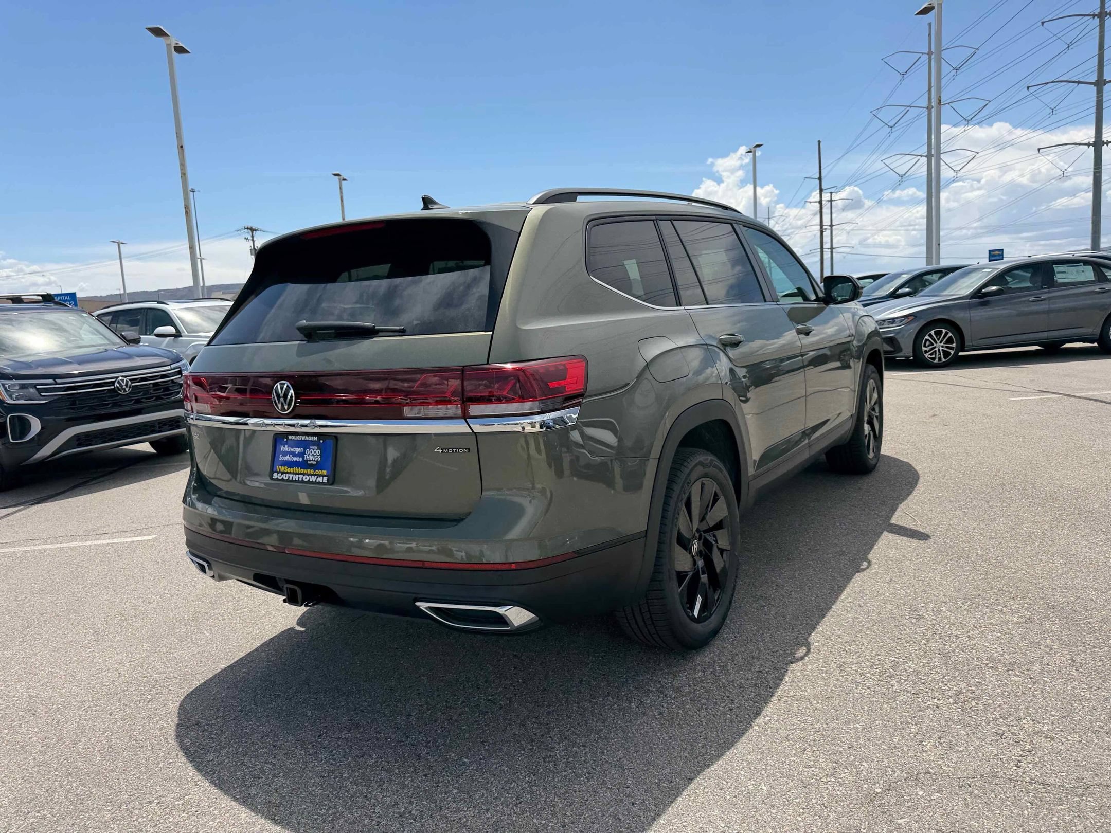 New 2026 Green Volkswagen 2.0T SE w/Technology image 8