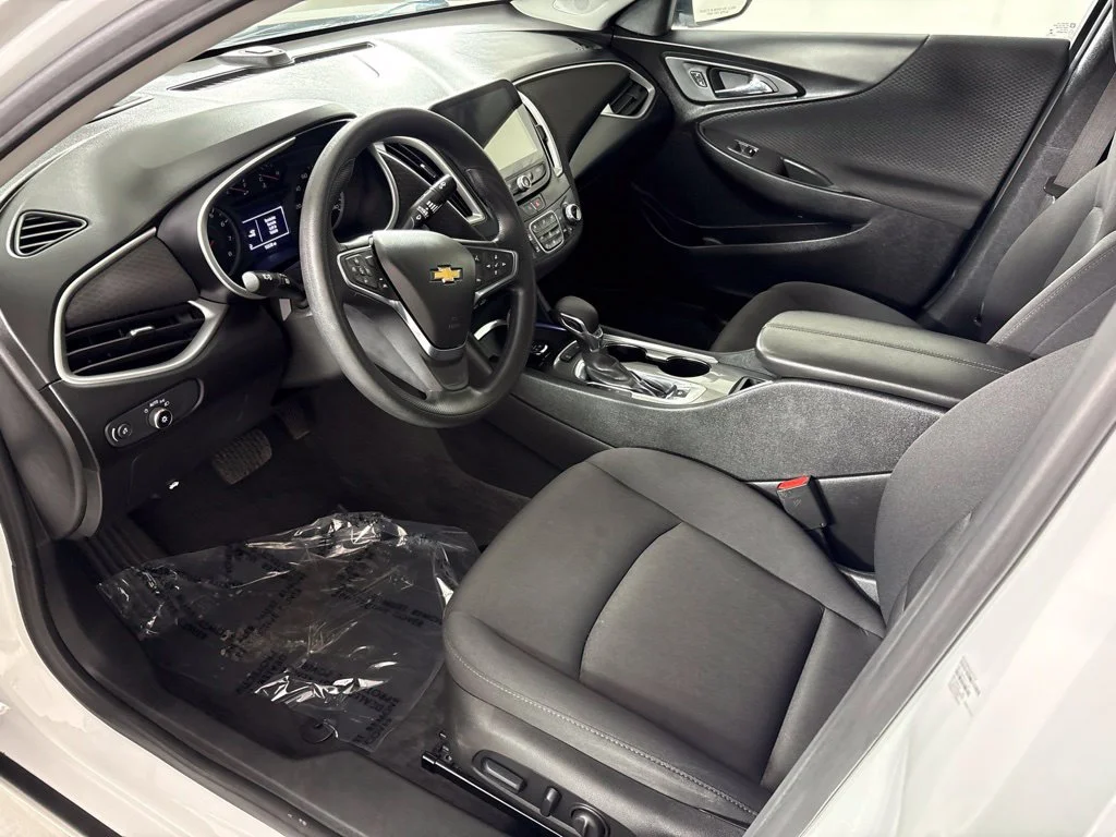 Used 2024 White Chevrolet LT image 21