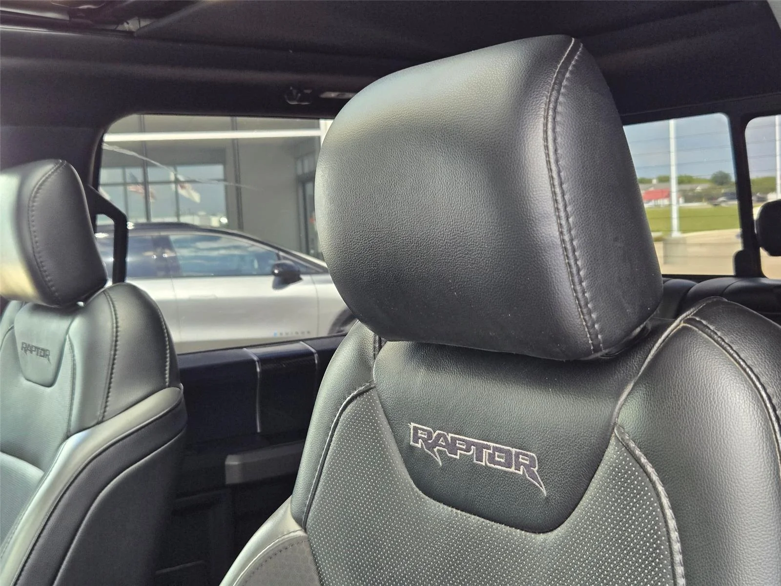 Used 2019 Magnetic Ford Raptor image 12