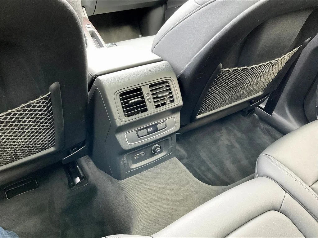 Used 2022 Daytona Gray Pearl Effect Audi 45 S line Premium image 10