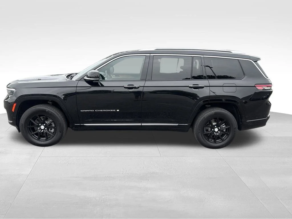 Used 2021 Black Jeep Summit image 2