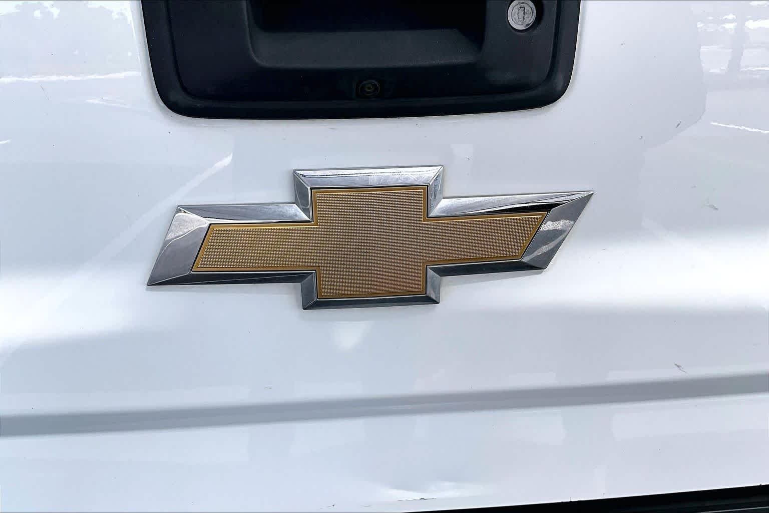 Used 2017 Summit White Chevrolet Custom image 31
