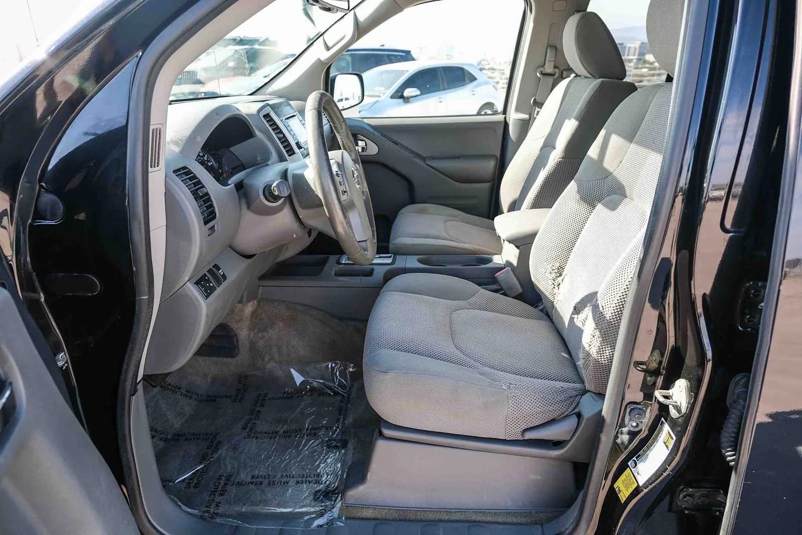 Used 2018 Magnetic Black Nissan SV V6 image 19