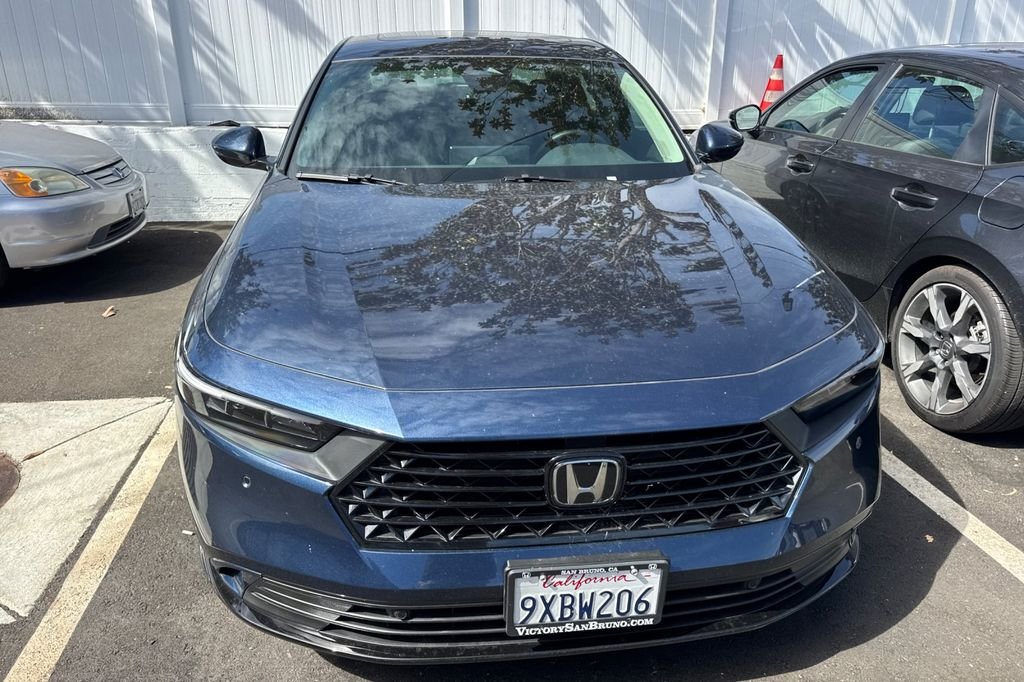 Used 2025 Canyon River Blue Metallic Honda EX-L image 3