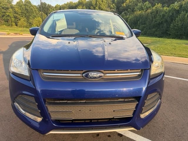Used 2016 Blue Ford SE image 2