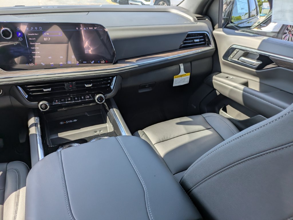 2026 Chevrolet Suburban Z71 - Photo 19