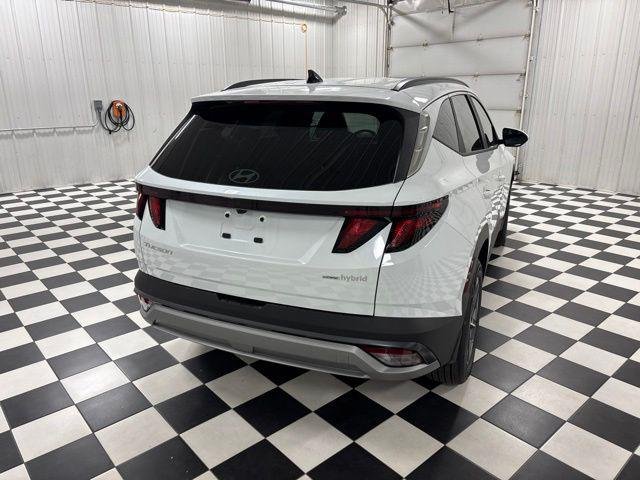 New 2026 White Hyundai SEL AWD image 4