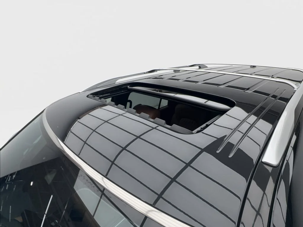 Used 2022 Black INFINITI Sensory image 16