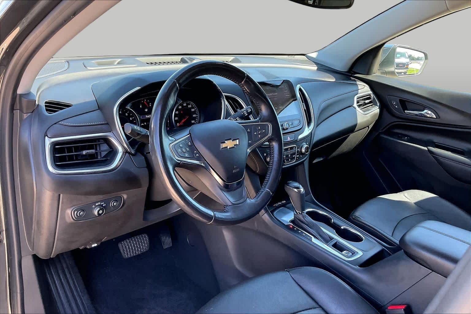 Used 2020 Nightfall Gray Metallic Chevrolet Premier image 17