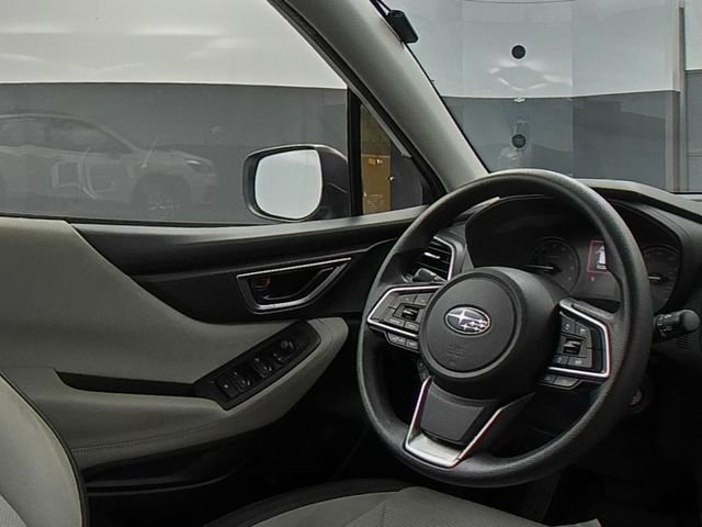Used 2020 White Subaru Base image 37