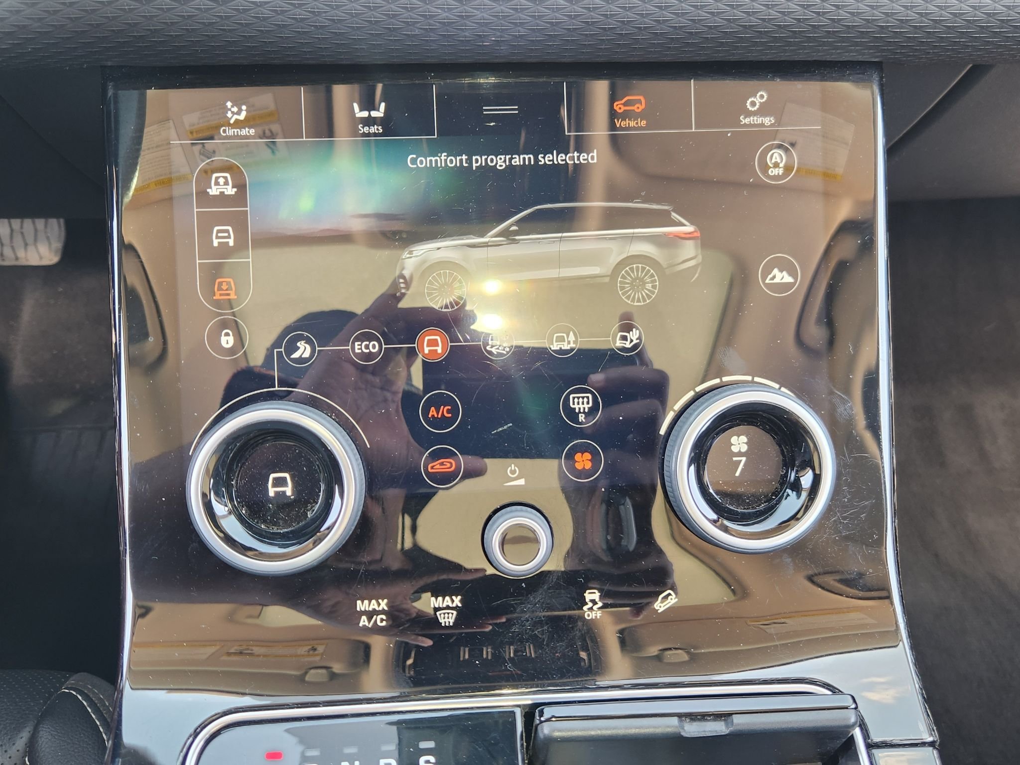 Used 2018 Fuji White Land Rover S image 18