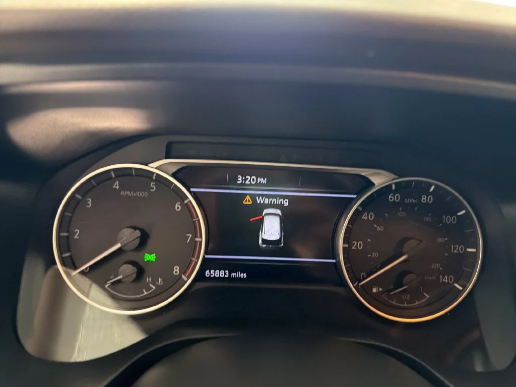 Used 2021 Gray Nissan SL image 16