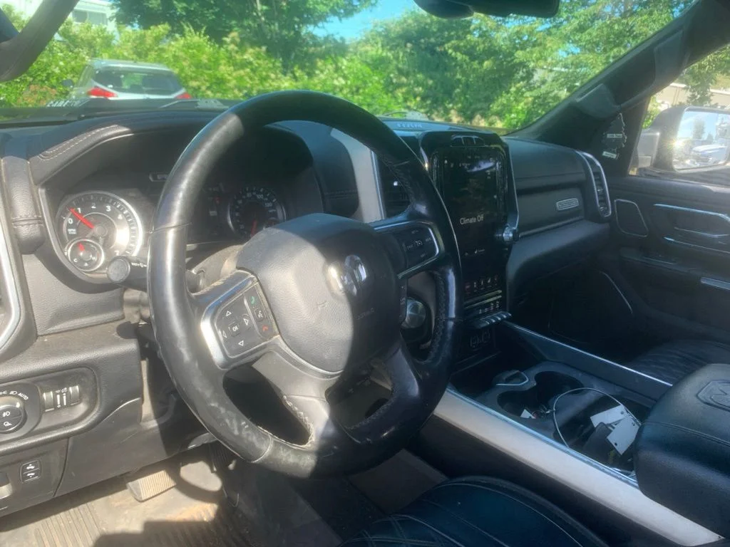 Used 2019 Diamond Black Crystal Pearlcoat Ram Laramie image 10