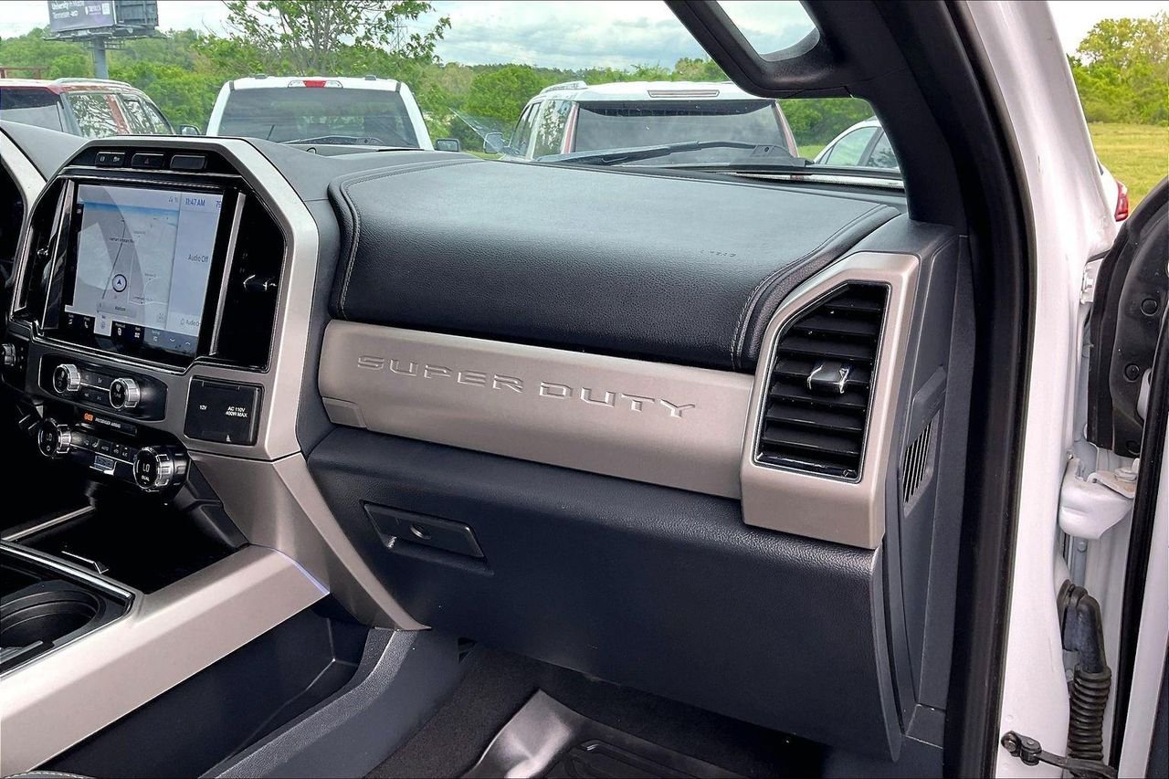 Used 2022 OXFORD WHITE Ford LARIAT image 29