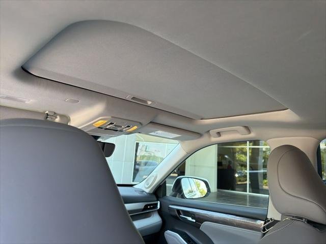 Certified Used 2021 BLIZZARD PEARL Toyota  image 9