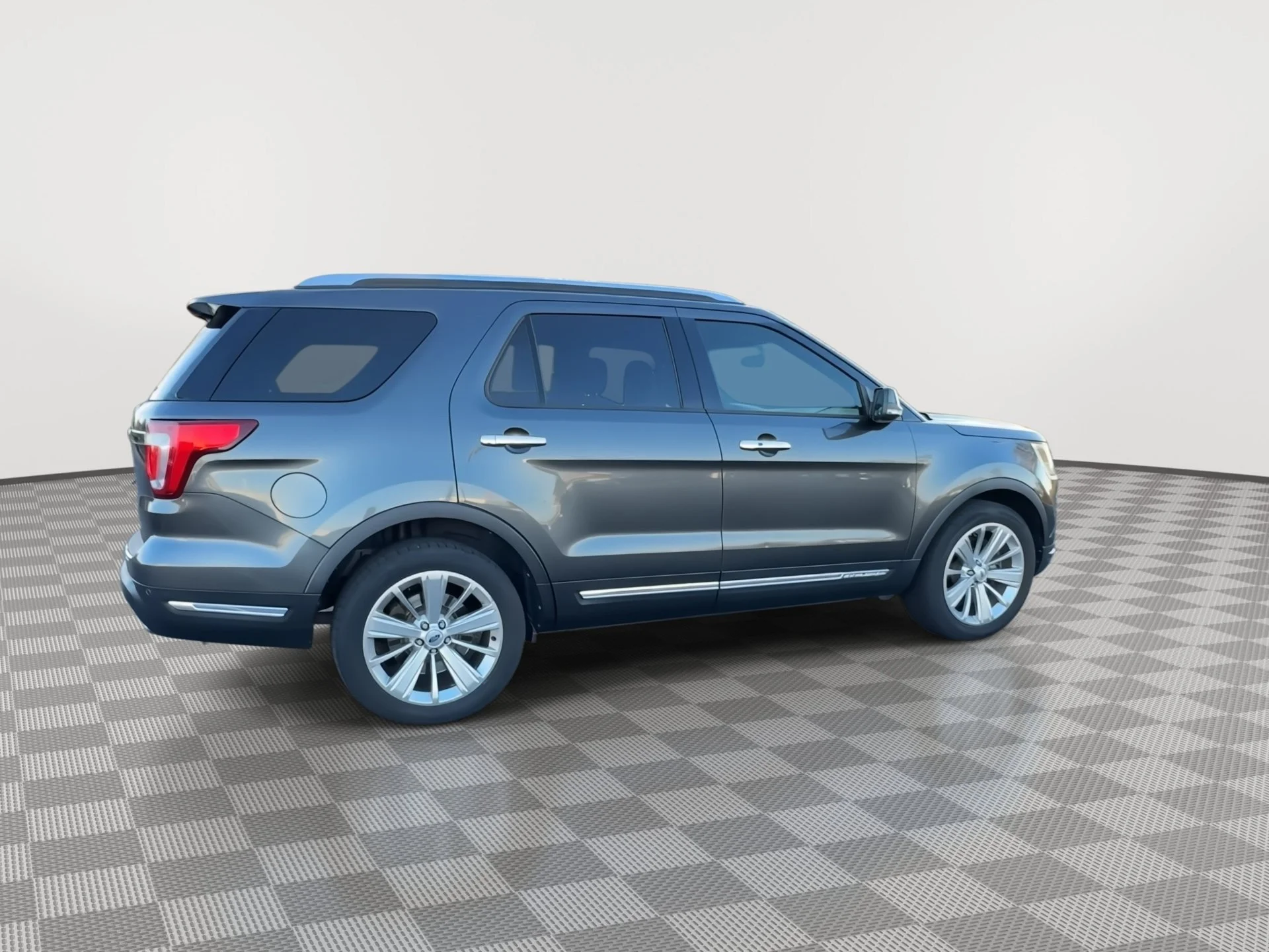 Used 2019 Magnetic Ford Limited image 8