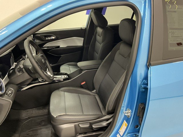 2026 Chevrolet Trax LT - Photo 17