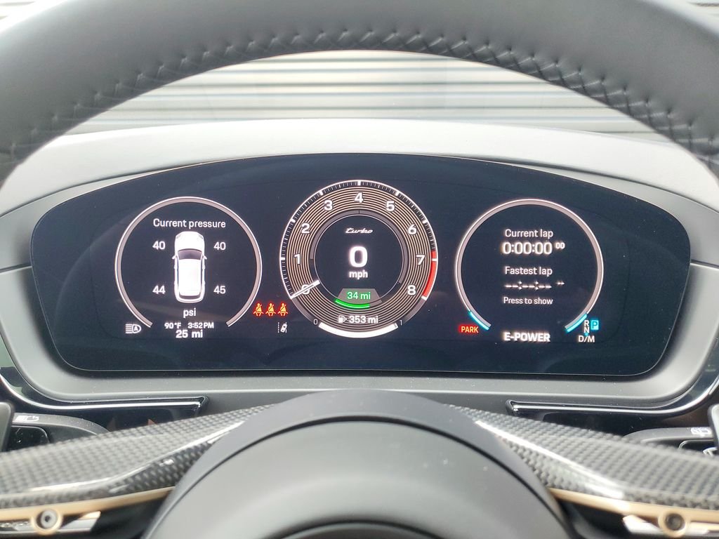 2025 Porsche Cayenne Turbo E-Hybrid - Photo 11