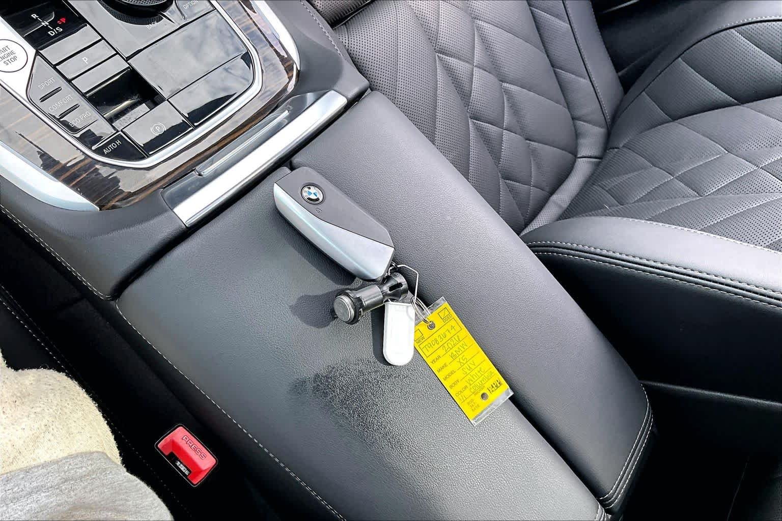 Used 2026 Alpine White BMW sDrive40i image 30