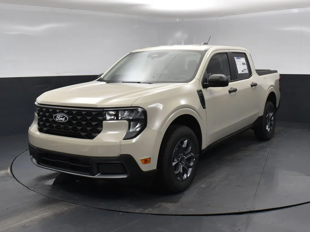 New 2025 Beige Ford XLT image 5