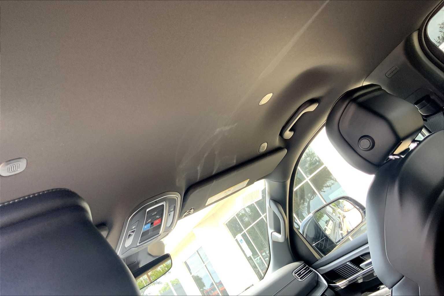 2025 Jeep Wagoneer Series I - Photo 17