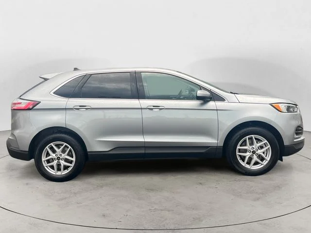 Used 2024 Silver Ford SEL image 6