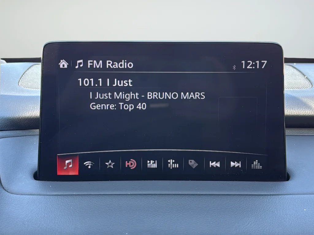 Used 2020 Silver Mazda Grand Touring image 12