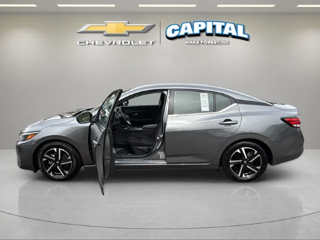 Used 2025 Gray Nissan SV image 9