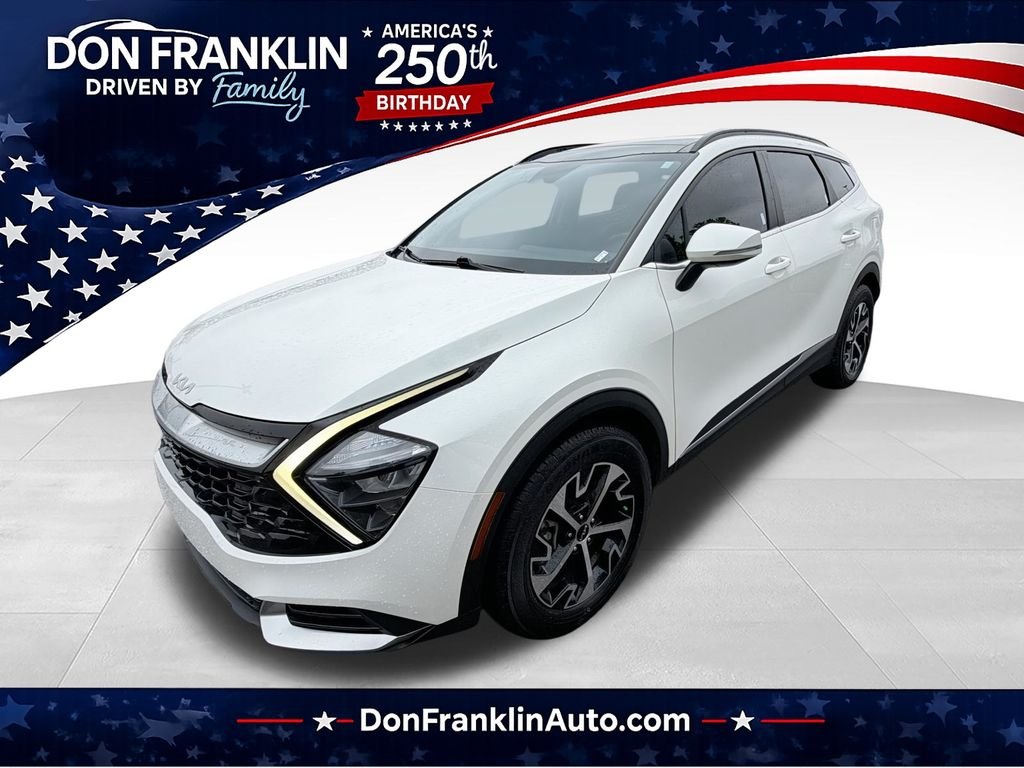 Used 2023 White Kia EX image 1