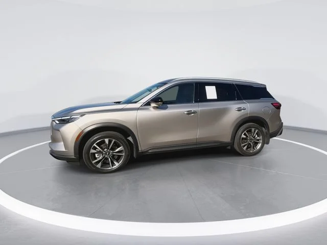 Used 2023 Silver INFINITI LUXE image 6