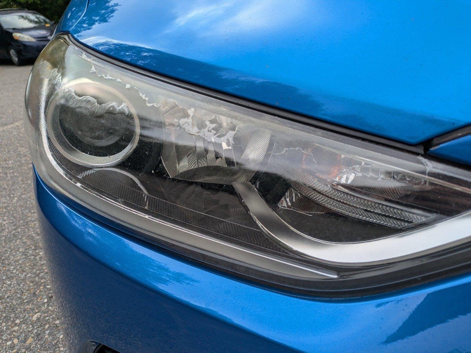 Used 2017 Electric Blue Hyundai SE image 10