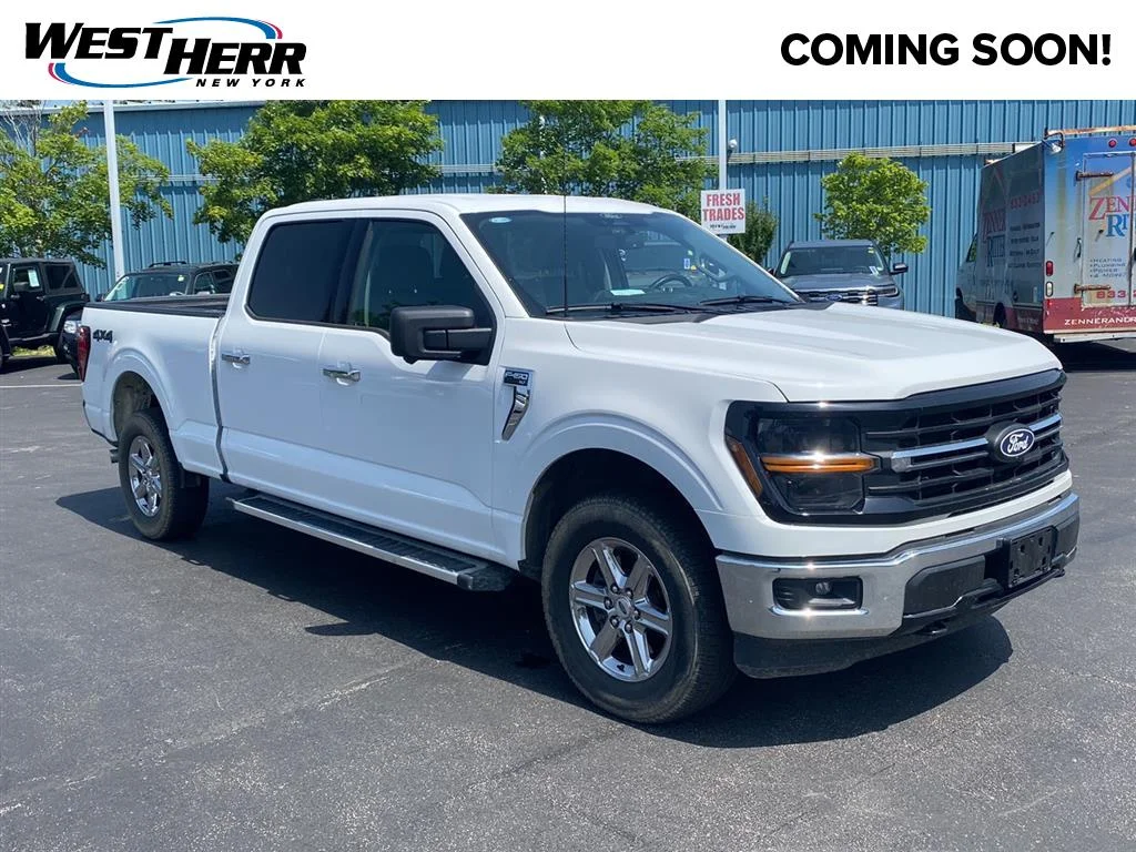 Used 2024 Oxford White Ford XLT image 1