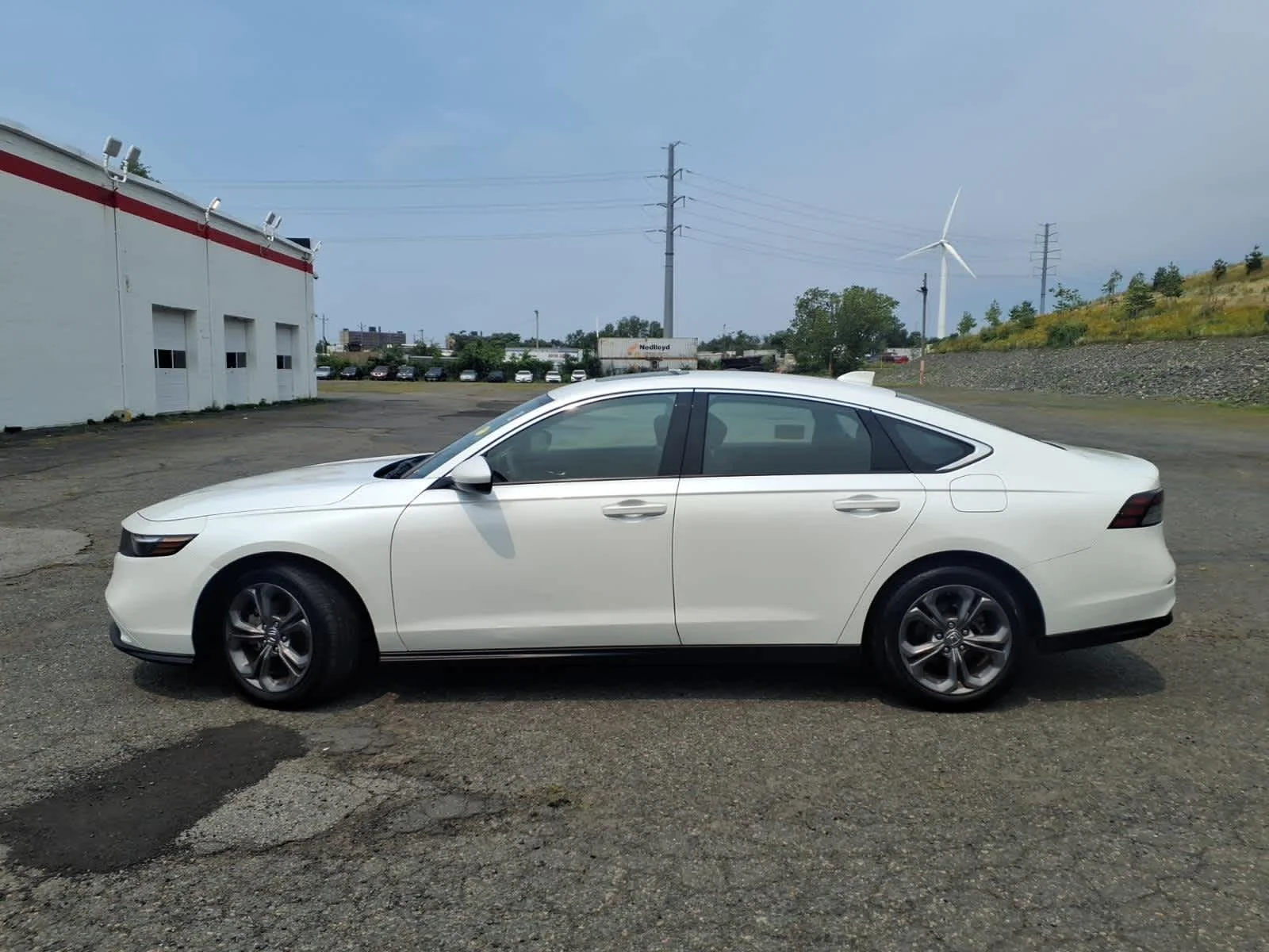 Certified Used 2024 Platinum White Pearl Honda EX image 8