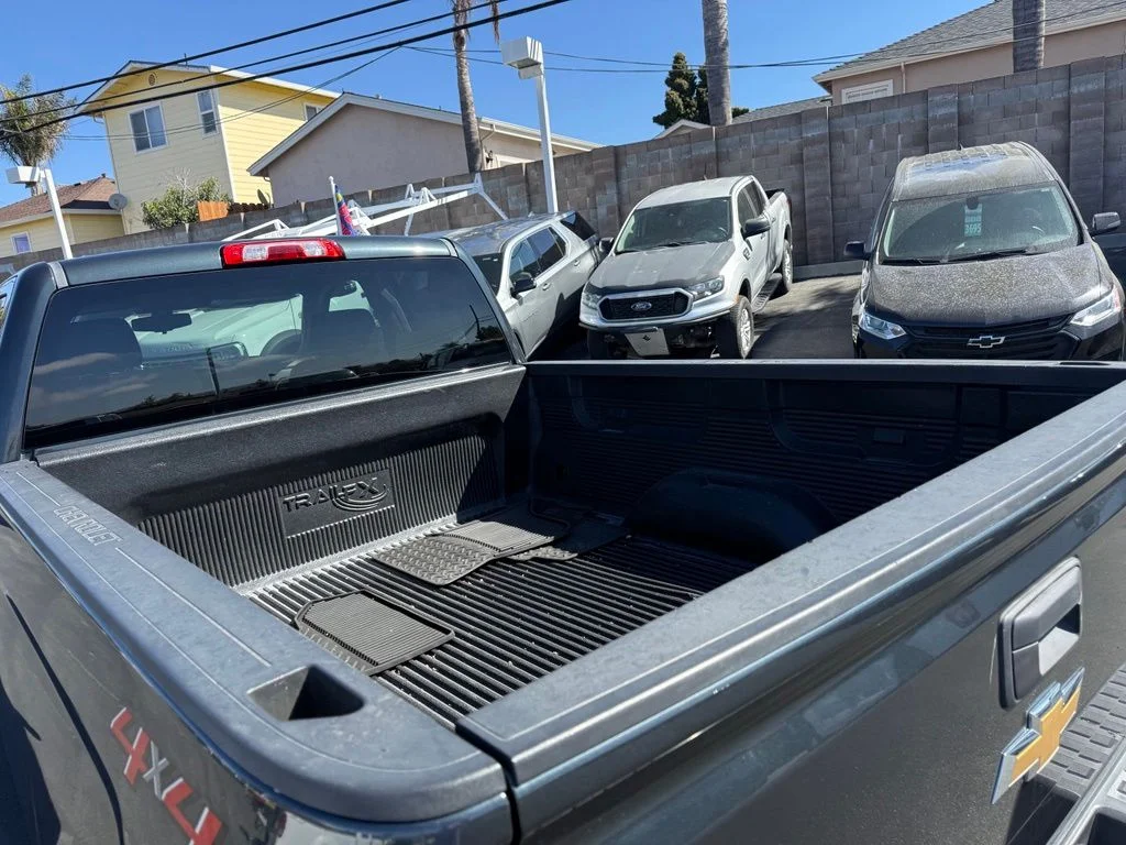 Used 2018 Gray Chevrolet LT image 5