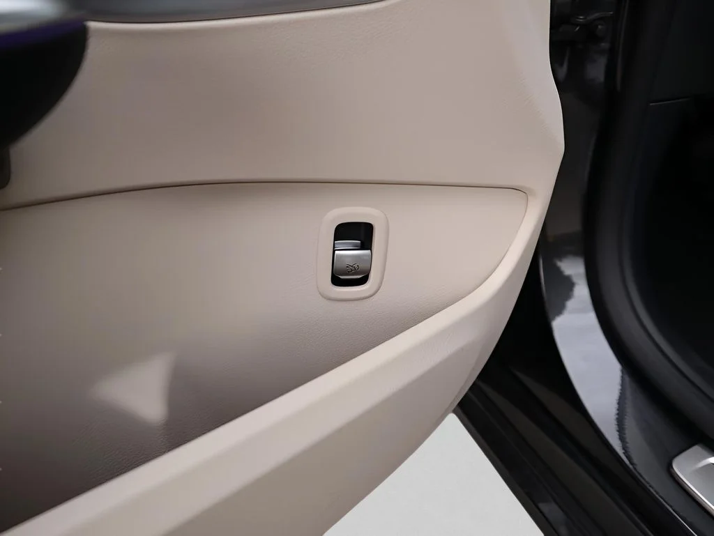 2026 Mercedes-Benz C-Class Sedan C 300 - Photo 27