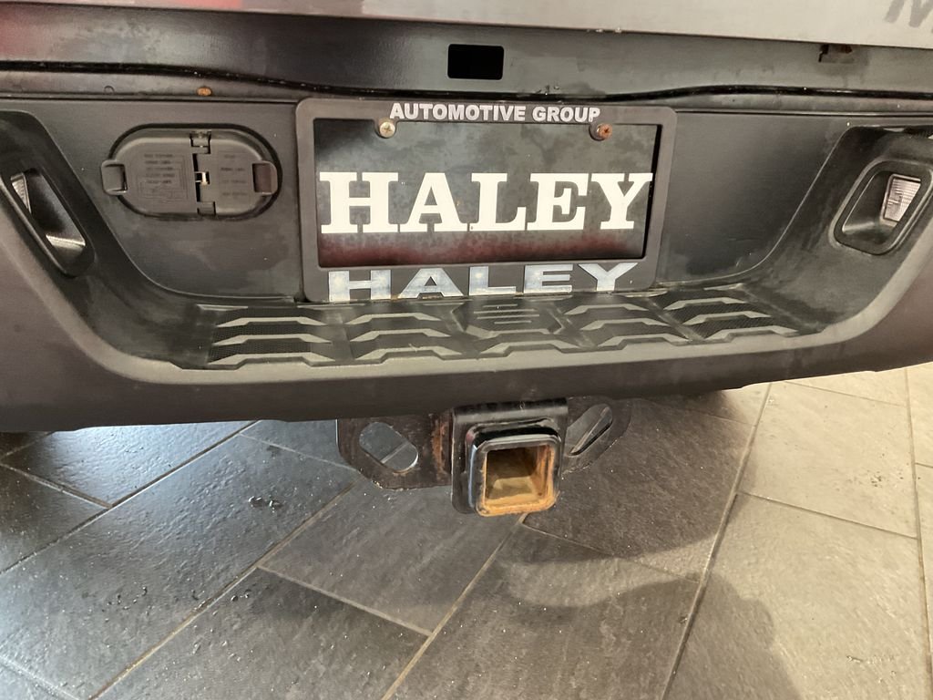Used 2019 Gray Toyota SR5 image 9
