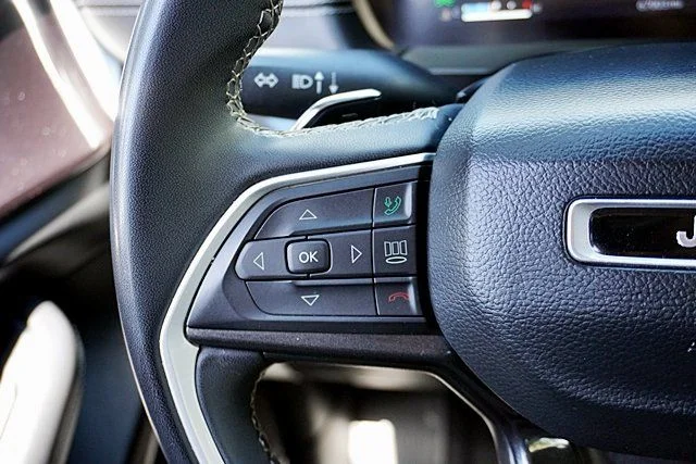 Used 2023 Black Jeep Laredo image 33