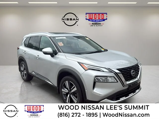 Used 2023 Brilliant Silver Metallic Nissan Platinum image 1