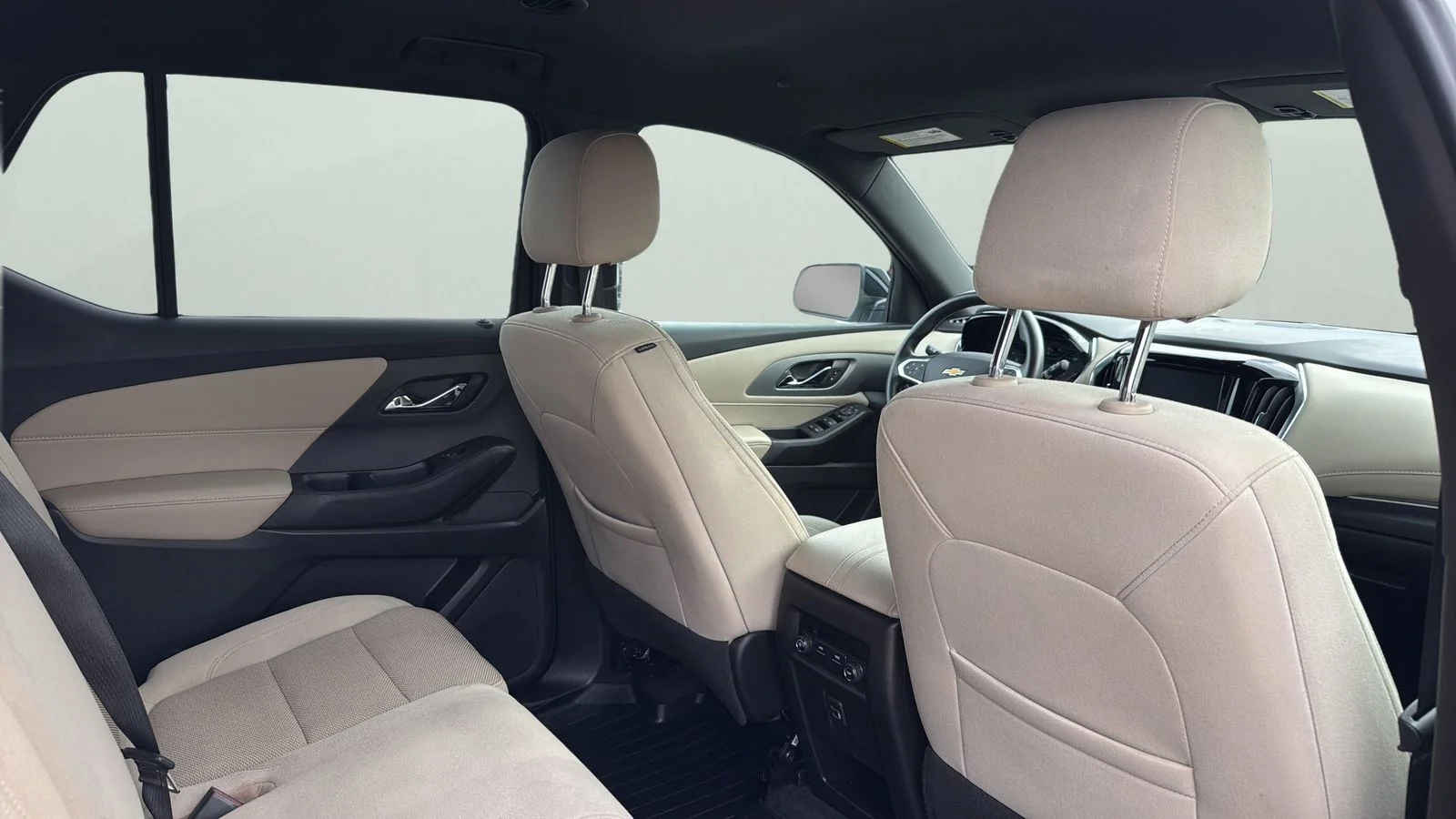 Used 2022 White Chevrolet LS image 28