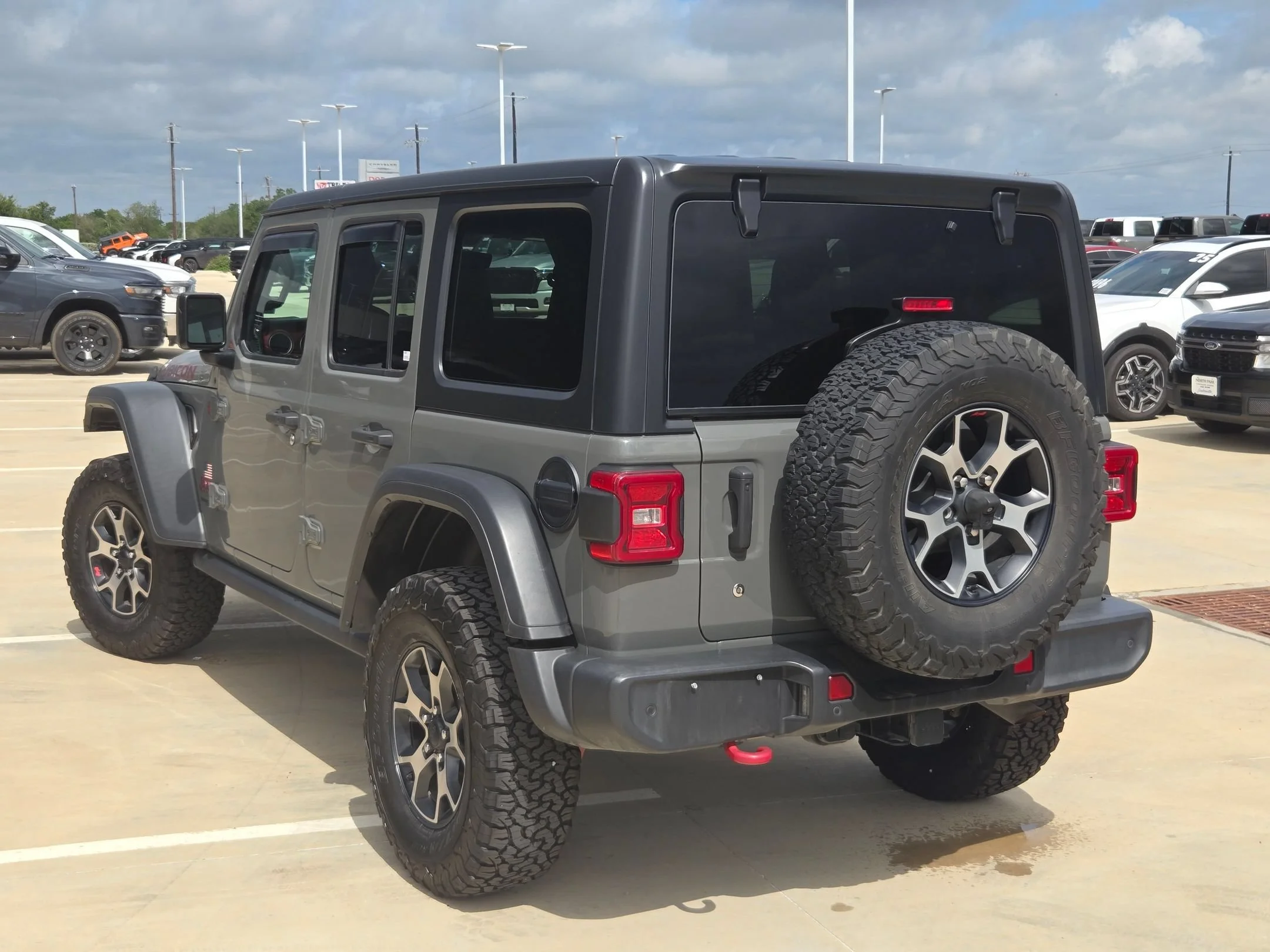 Used 2018 Gray Jeep Unlimited Rubicon image 5
