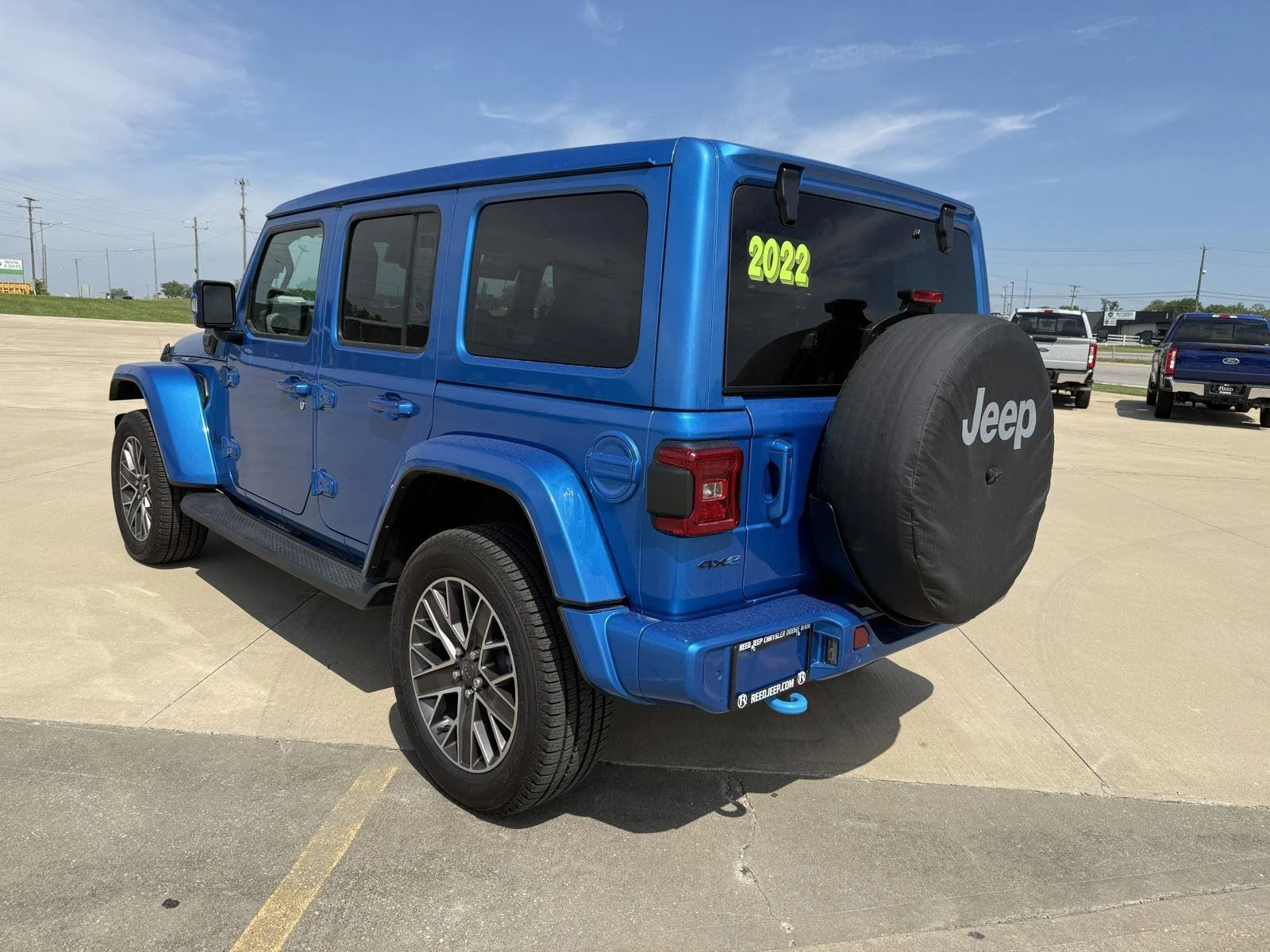 Used 2022 Hydro Blue Pearlcoat Jeep Unlimited Sahara High Altitude image 7