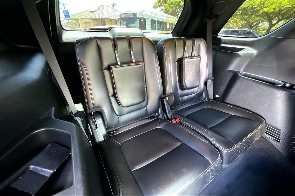 Used 2017 Gray Ford Limited image 30