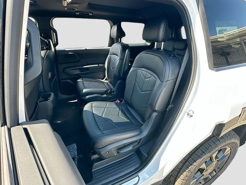 New 2027 Glacial White Pearl Kia X-PRO SX image 26